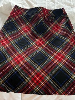 Y2K L.L. Bean women’s size 8 P red yellow blue black plaid skirt like friends